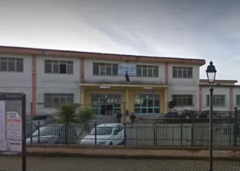 Villa Literno, derubata e vandalizzata la scuola media “Leonardo Da Vinci”
