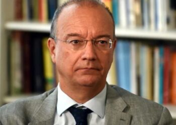 Scuola, il ministro Valditara: “Lo Stato parte civile contro chi picchia i docenti. Basta aggressioni”