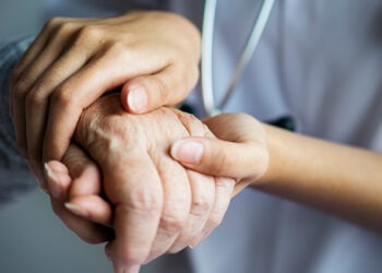L’Alzheimer si può diagnosticare con 10 anni di anticipo grazie a un esame del sangue