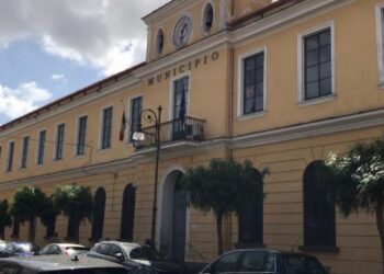 Teverola, sfiduciato il sindaco Tommaso Barbato. Al comune arriva il commissario