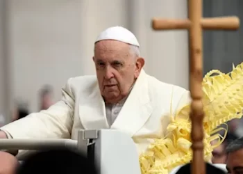 Niente Via Crucis per Papa Francesco: Troppo freddo, la seguirà in tv da Santa Marta