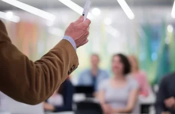 Scuola, da oggi iscrizioni per prof tutor e orientatori in classe a settembre: Dovranno frequentare un corso