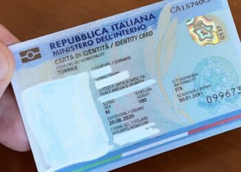 Carta di identità elettronica, come ottenerla e utilizzarla come lo Spid