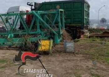 Nel casertano, tentano di rubare una gru in un cantiere edile: in due arrestati dai carabinieri (Foto)