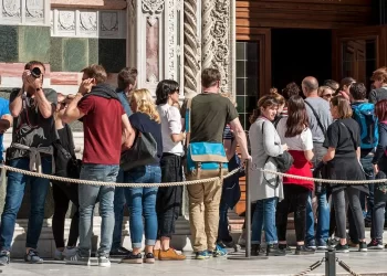 Turismo: circa 16 milioni di italiani preparano le valigie per Pasqua e per il ponte del 25 aprile