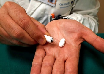 Eseguita la prima gastroscopia al mondo senza tubo all’Ospedale Gemelli: come funziona