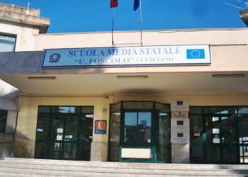 Lusciano, furto di pc nella scuola media di via della Resistenza