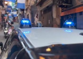 Napoli blitz all’alba ai Quartieri Spagnoli contro i clan della camorra: decine di arresti (Video)