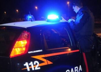 Marano, donna con l’auto in panne, ma era una rapina, due complici armati rapinano un 21enne