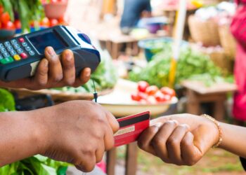 Carta acquisti spesa alimentare, bonus da circa 400 euro, c’è il decreto attuativo: a chi spetta