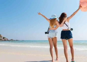 Vacanze 2023, circa il 45% degli italiani andranno all’estero: ecco dove e quanto spenderanno