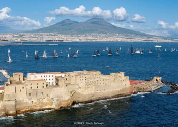 Napoli, partita la 68esima edizione della Regata dei Tre Golfi: Una kermesse di straordinarie imbarcazioni