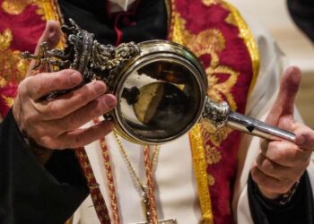 San Gennaro, si ripete il miracolo di maggio: sciolto il sangue del patrono di Napoli