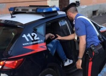 Tentato omicidio a Portici, picchia negoziante con mazza da baseball: arrestato 38enne del posto