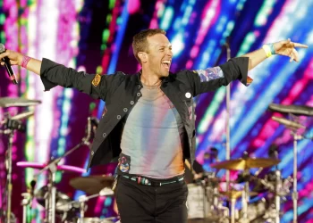 I Coldplay a Napoli: omaggiano i 40 mila spettatori del Maradona con il brano “Napule è”