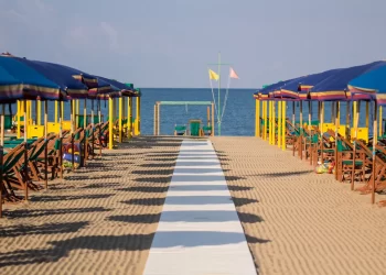 Caro-estate, prezzi in spiaggia alle stelle: fino a +25% di rincari, la ricerca di Codacons