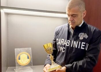 Chiesa Santa Maria Natività a Secondigliano: Carabinieri restituiscono prezioso calice sottratto anni addietro