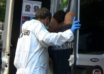 Caivano, macabro ritrovamento: cadavere trovato nel centro sportivo abbandonato Delfinia