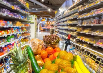 Rincaro dei prezzi per i cibi estivi: Dalla frutta fresca ai gelati un incremento medio del +20% rispetto al 2022