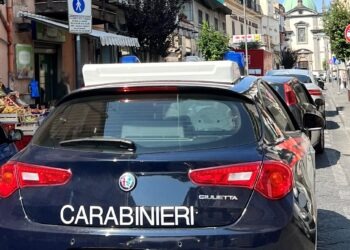 Giugliano, carabinieri e ispettorato del lavoro denunciano due imprenditori: scovati lavoratori in nero con il reddito