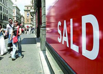 Saldi estivi, si parte giovedì 6 luglio: novità e consigli per i consumatori