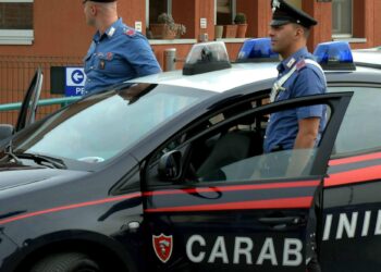 Gricignano d’Aversa, 24enne di Acerra fermato dai carabinieri con un coltello in auto: denunciato