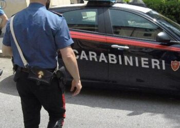Tragedia a Pozzuoli: marito e moglie trovati senza vita in un appartamento: si ipotizza omicidio – suicidio