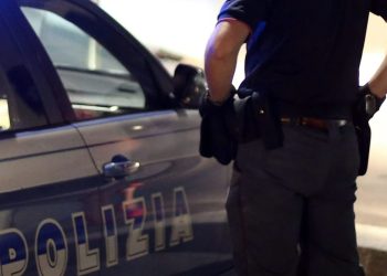 Aversa, attività di spaccio al “Parco Pozzi”: pusher 24enne arrestato mentre cede la droga