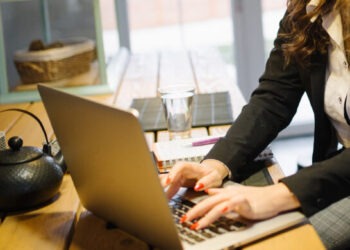 Caldo record, il Governo valuta la possibilità di attivare lo strumento di ‘smart working emergenziale’