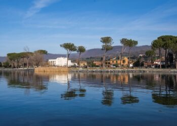 I dieci borghi più suggestivi d’Europa da scoprire secondo Forbes: tra i più belli anche una città italiana