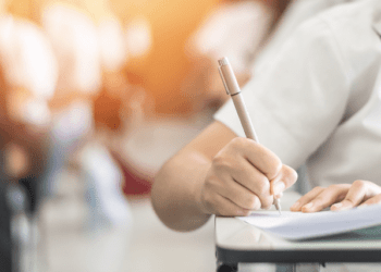 Concorsi pubblici in scadenza ad agosto 2023: bandi per dodicimila posti