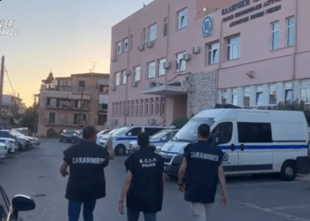 Napoli, “colletto bianco” del clan Contini latitante da 11 anni, arrestato a Corfù (Video)