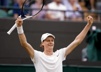 Tennis, Jannik Sinner trionfa a Toronto e sale al sesto posto nel ranking ATP