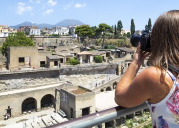 Parco archeologico di Ercolano: notevole afflusso di turisti in occasione di Ferragosto