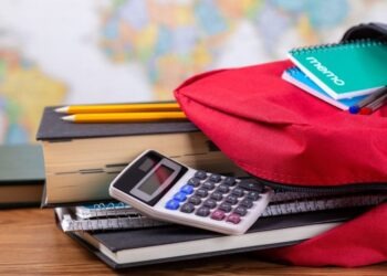 Ritorno a scuola con stangata: costa tutto di più, dai libri agli zaini
