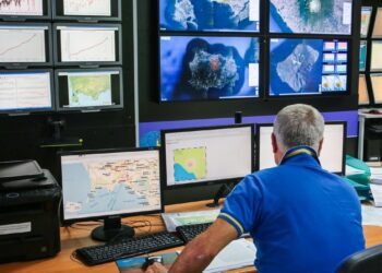 Campi Flegrei, piano di evacuazione per 1 milione 300mila residenti in caso di eruzione