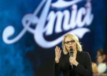 Al via, domani, la nuova edizione di ‘Amici’ di Maria De Filippi: tra i docenti Pettinelli al posto di Arisa