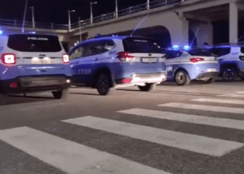 Caivano, maxi operazione al Parco Verde, oltre 400 agenti in azione: sequestrati soldi e varie munizioni (Video)