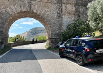 Minaccia di lanciarsi dai Ponti della Valle di Maddaloni: salvata grazie all’intervento dei Carabinieri