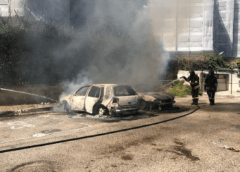 Follia a Quarto vicino Napoli, un uomo, dopo una banale lite, dà fuoco alla vicina di casa: arrestato