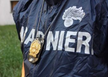 Parete, carabinieri al comune, prelevati documenti dall’ufficio tecnico: pratiche edilizie nel mirino