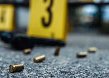 Agguato a Caivano: un 43enne del posto colpito da proiettili alle gambe