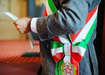 Sindaci, stipendi più alti, incremento fino al 159% nei Comuni medio-piccoli: Ecco chi e in quali città