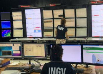 Campi Flegrei, bradisismo, non si esclude la possibilità di alzare il livello di allerta da giallo a arancione