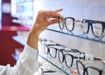 Bonus da 50 euro per l’acquisto di occhiali da vista e lenti a contatto: requisiti e come fare domanda