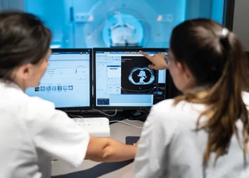 Tumori, innovativa radioterapia ultra-precisa: risparmia i tessuti sani limitrofi senza rischio di errore