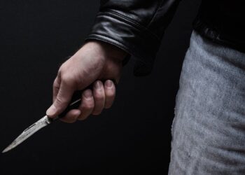 Gricignano D’Aversa, uomo ferito in piazza, accoltellato all’addome da uno sconosciuto