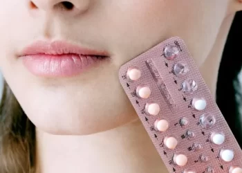 Pillola anticoncezionale gratis ma solo per le ragazze sotto i 26 anni, la proposta di Aifa