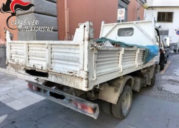 A San Marcellino, trasporta scarti edili in modo irregolare, scatta maxi multa da 90mila euro