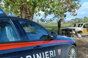 Cadavere carbonizzato nell’auto, svolta nel “giallo”, fermato il presunto assassino: incastrato dalle telecamere